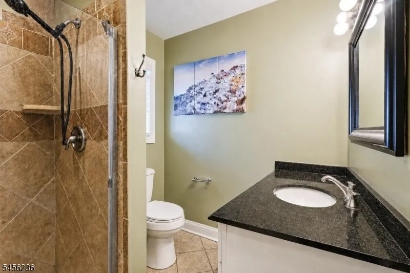 2 San Bar Dr Jefferson, NJ 07849