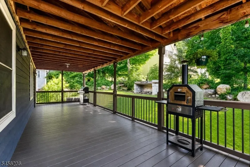2 San Bar Dr Jefferson, NJ 07849