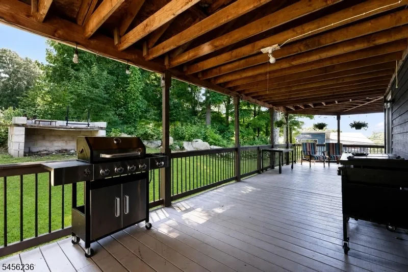 2 San Bar Dr Jefferson, NJ 07849