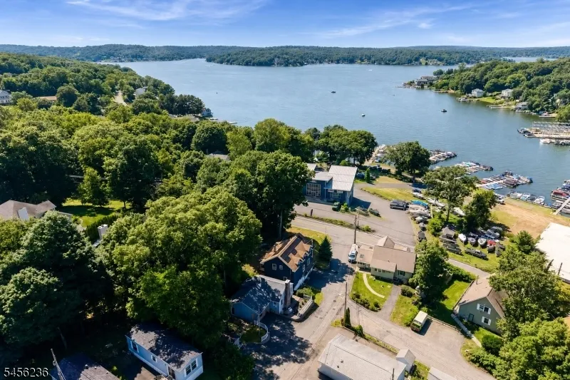 2 San Bar Dr Jefferson, NJ 07849