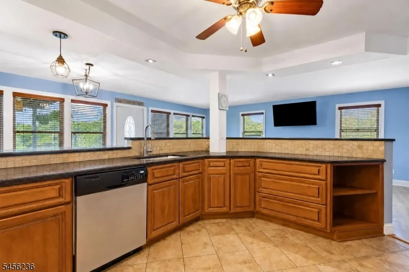 2 San Bar Dr Jefferson, NJ 07849