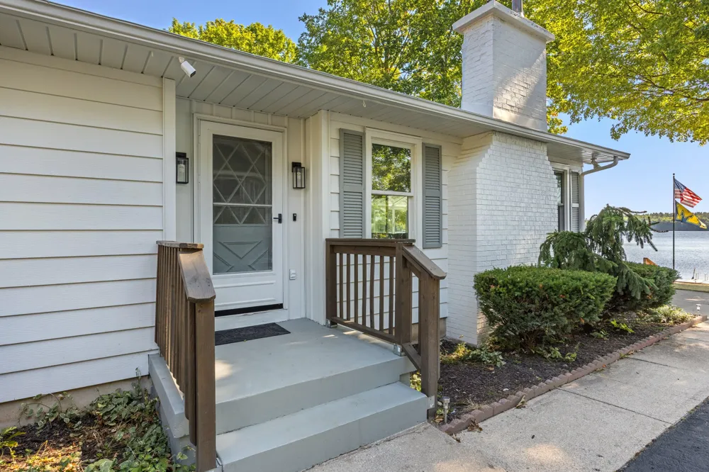5540 Cozy Point Drive Newaygo, MI 49337