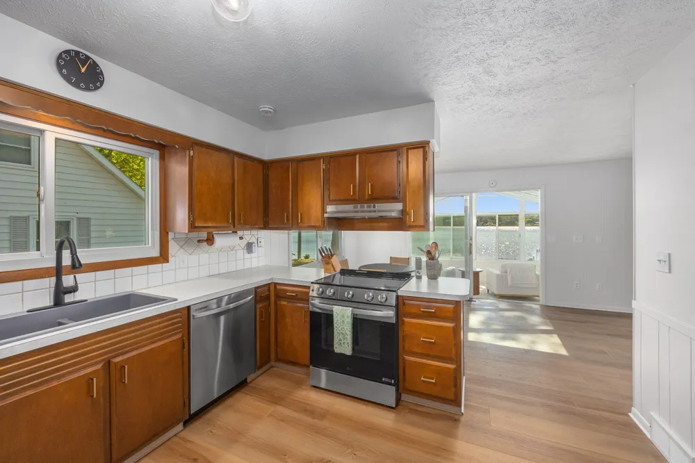 5540 Cozy Point Drive Newaygo, MI 49337