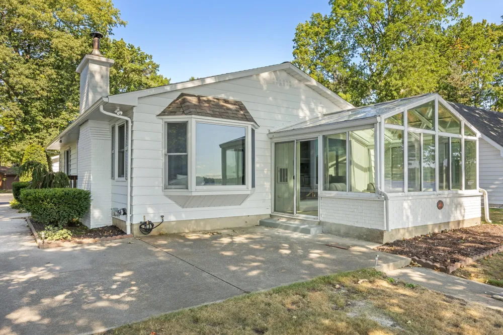 5540 Cozy Point Drive Newaygo, MI 49337