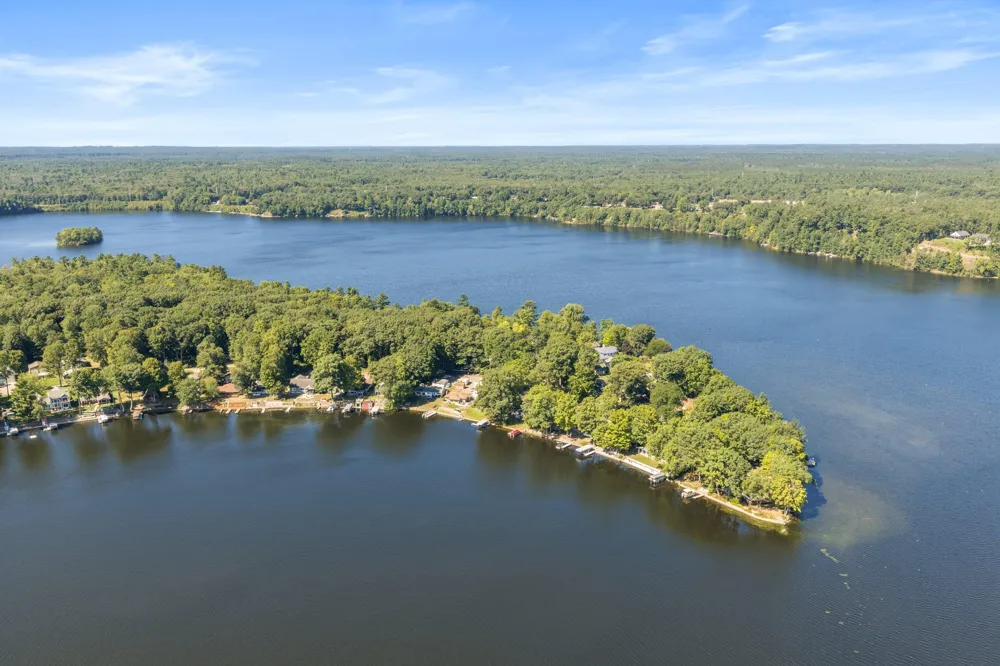 5540 Cozy Point Drive Newaygo, MI 49337