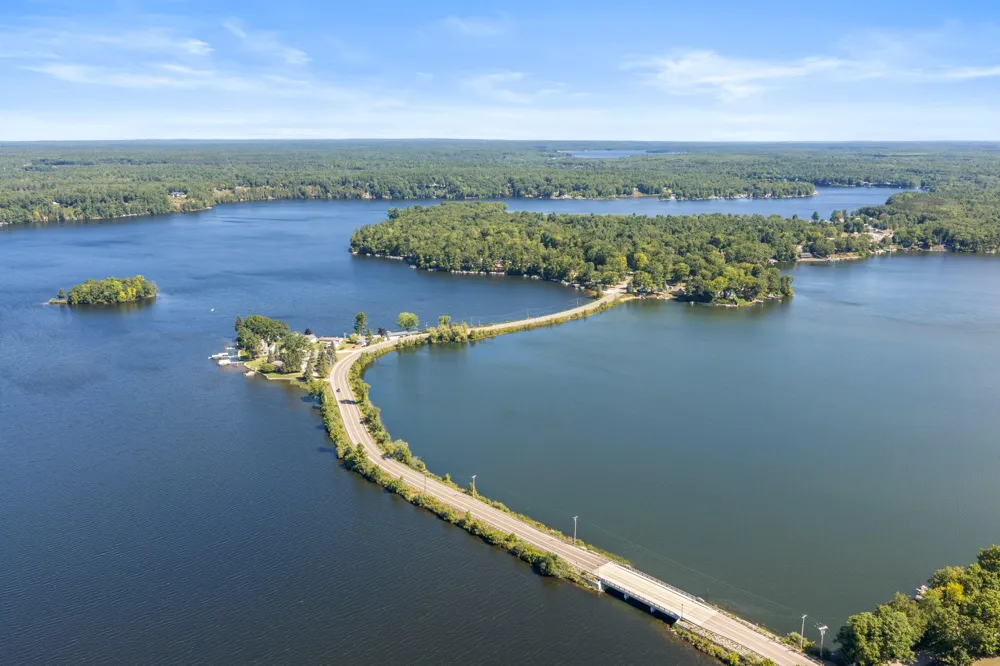 5540 Cozy Point Drive Newaygo, MI 49337