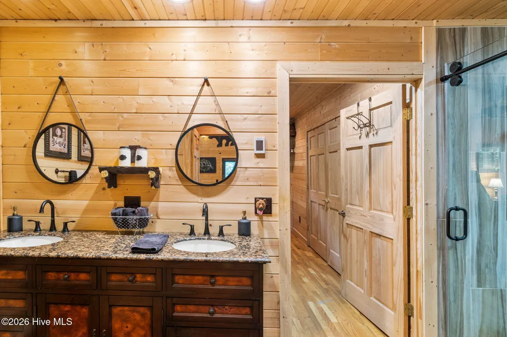 2390 Rainbow Ridge Road Hiawassee, GA 30546