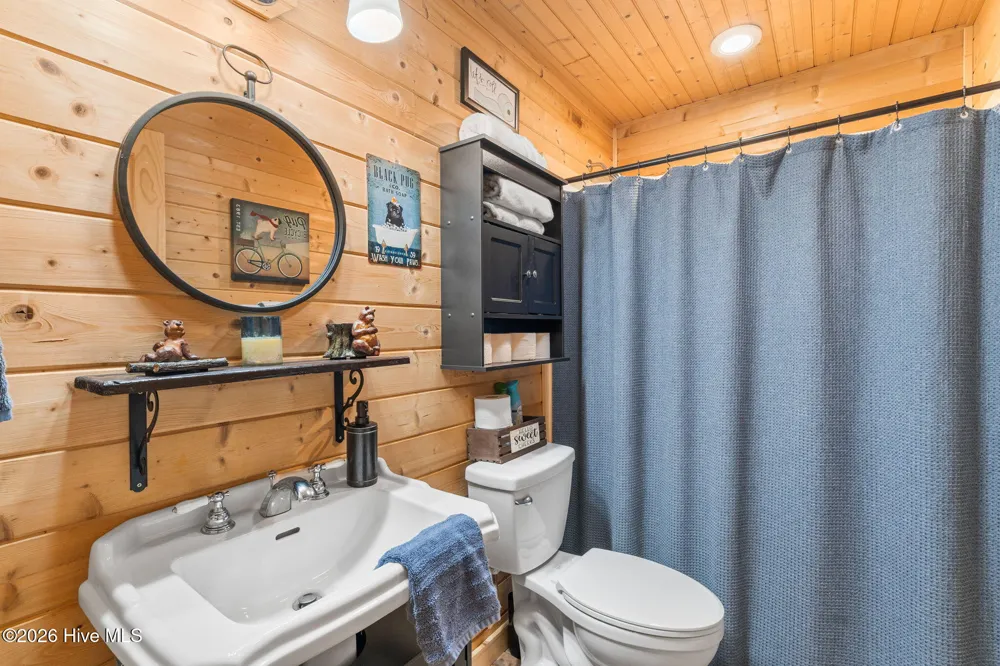 2390 Rainbow Ridge Road Hiawassee, GA 30546