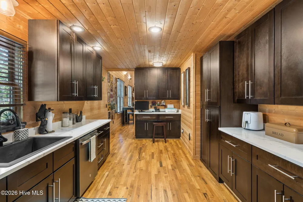 2390 Rainbow Ridge Road Hiawassee, GA 30546