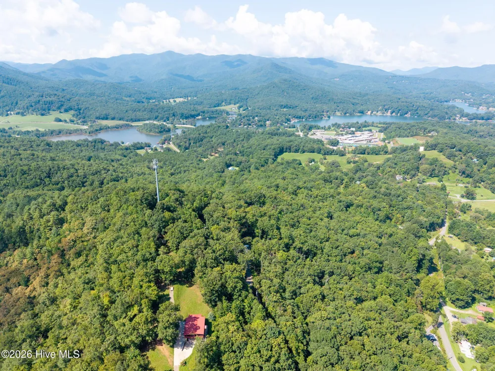2390 Rainbow Ridge Road Hiawassee, GA 30546