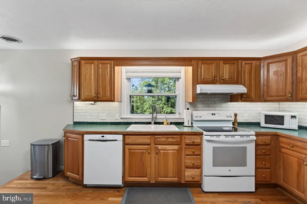 1222 WOODCREST CIRCLE Harrisonburg, VA 22801