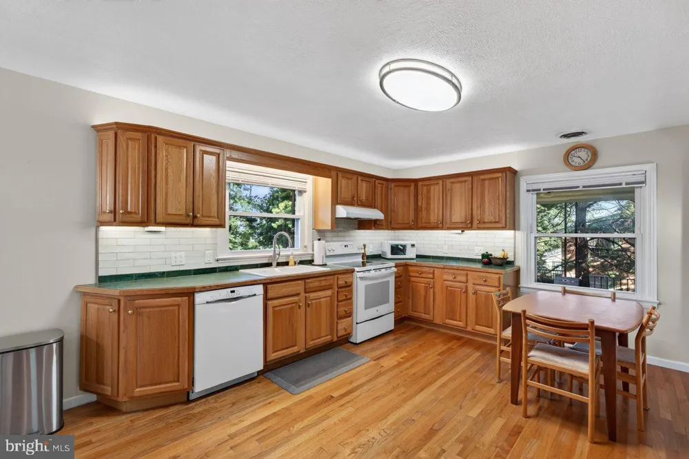 1222 WOODCREST CIRCLE Harrisonburg, VA 22801