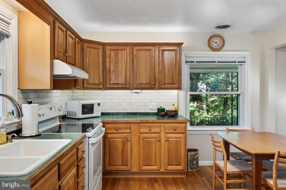 1222 WOODCREST CIRCLE Harrisonburg, VA 22801