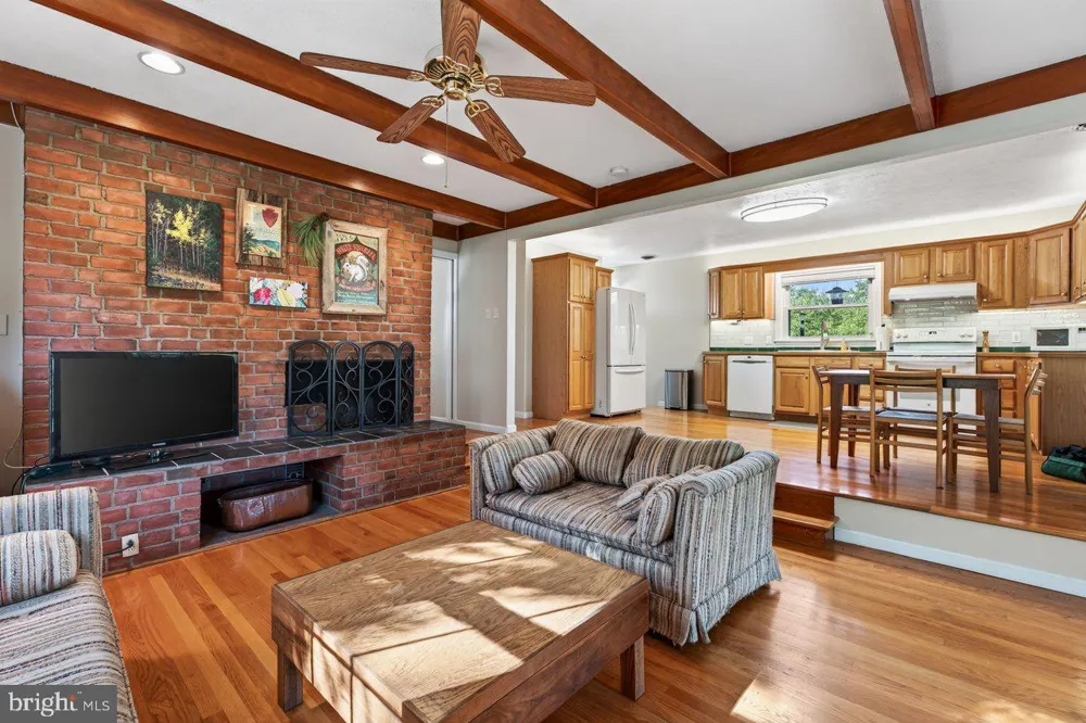 1222 WOODCREST CIRCLE Harrisonburg, VA 22801