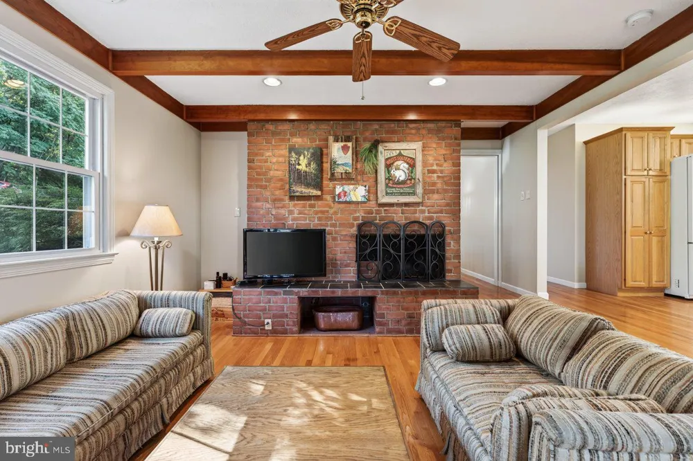 1222 WOODCREST CIRCLE Harrisonburg, VA 22801