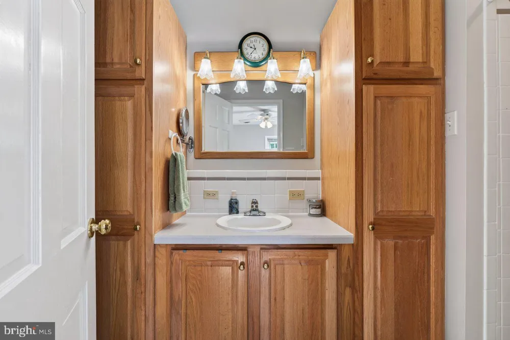 1222 WOODCREST CIRCLE Harrisonburg, VA 22801