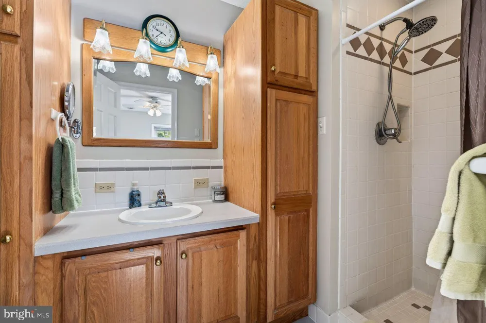 1222 WOODCREST CIRCLE Harrisonburg, VA 22801