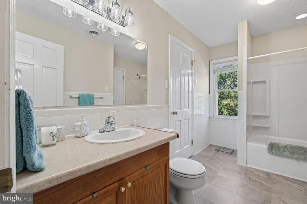 1222 WOODCREST CIRCLE Harrisonburg, VA 22801