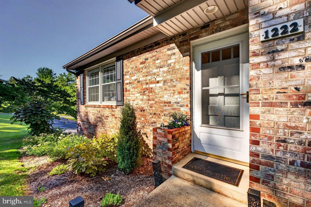 1222 WOODCREST CIRCLE Harrisonburg, VA 22801