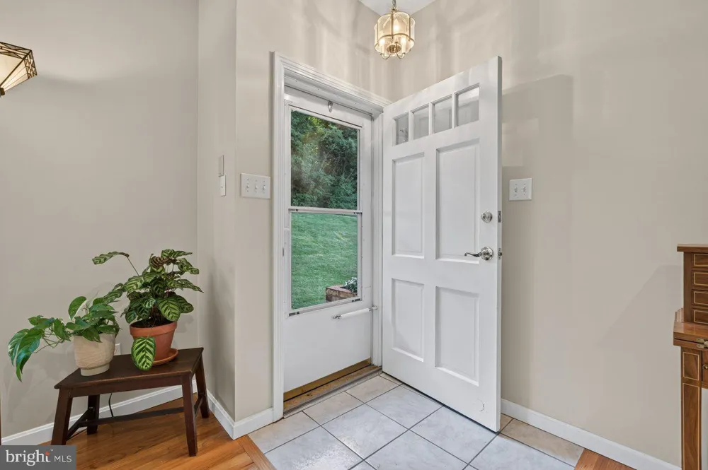 1222 WOODCREST CIRCLE Harrisonburg, VA 22801