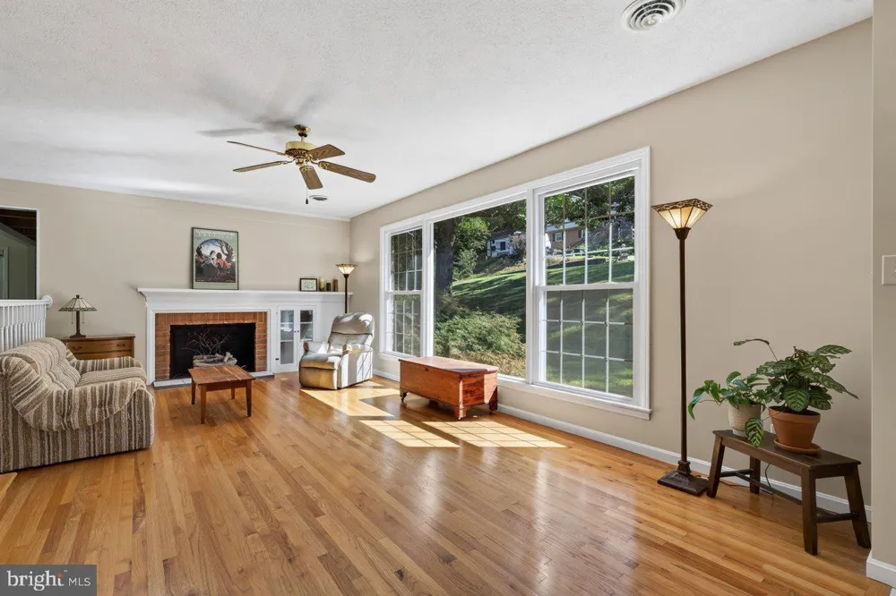 1222 WOODCREST CIRCLE Harrisonburg, VA 22801