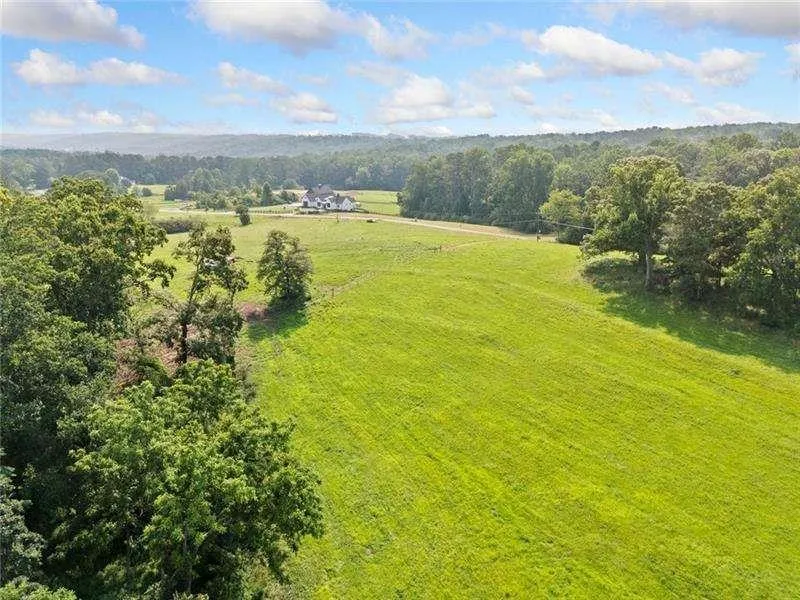 187 Long Road Ball Ground, GA 30107