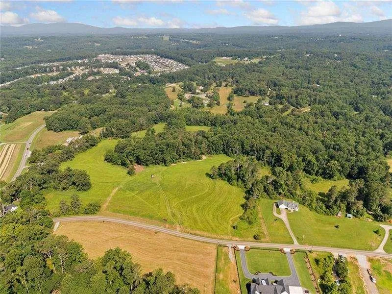 187 Long Road Ball Ground, GA 30107