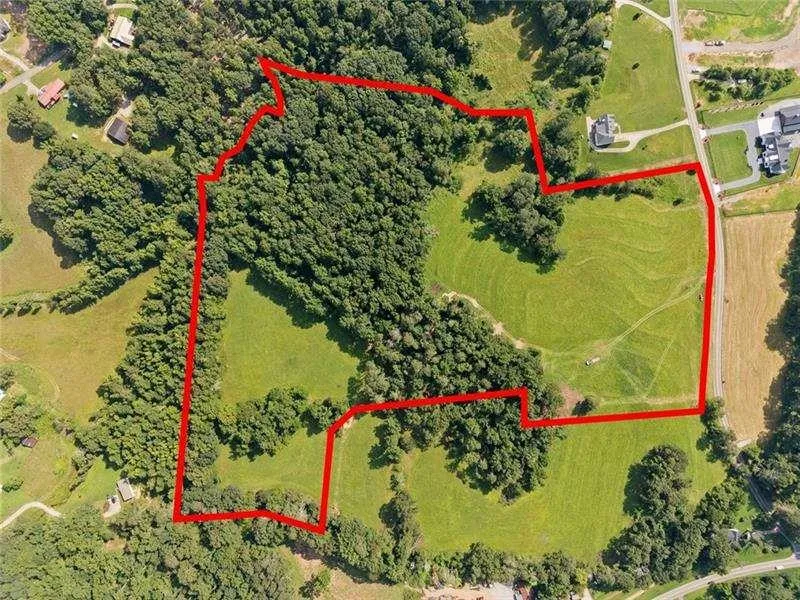 187 Long Road Ball Ground, GA 30107