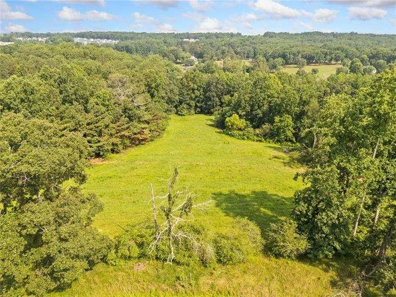 187 Long Road Ball Ground, GA 30107