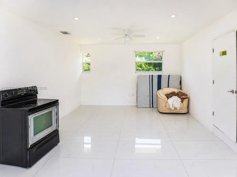 6700 SW 97th Ave Miami, FL 33173