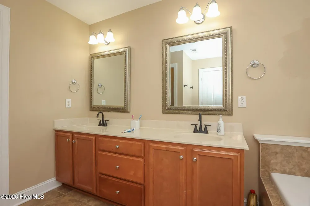 207 Willoughby Lane Jacksonville, NC 28546