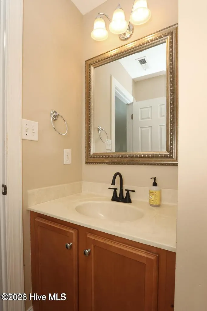 207 Willoughby Lane Jacksonville, NC 28546