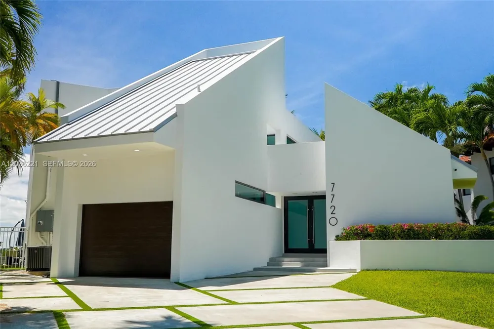 7720 Miami View Dr North Bay Village, FL 33141