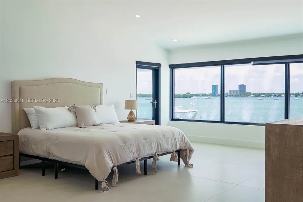 7720 Miami View Dr North Bay Village, FL 33141