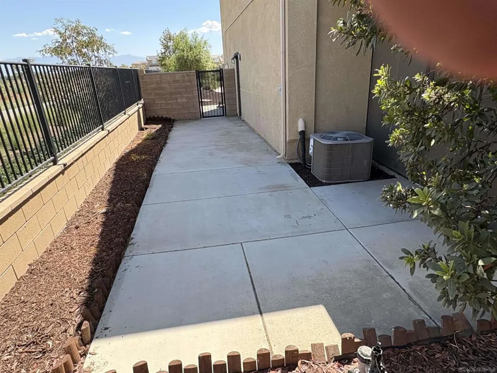 29323 Canteen Cir Winchester, CA 92596