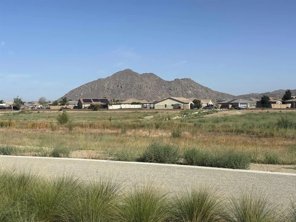 29323 Canteen Cir Winchester, CA 92596