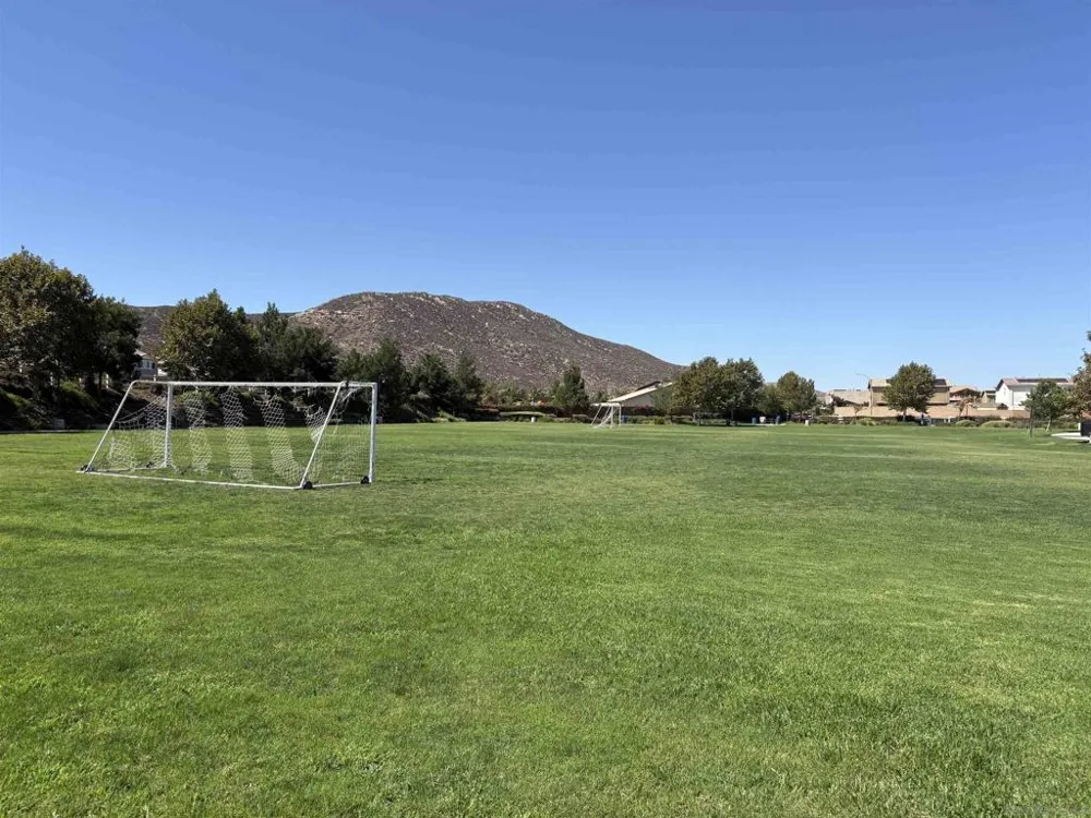 29323 Canteen Cir Winchester, CA 92596