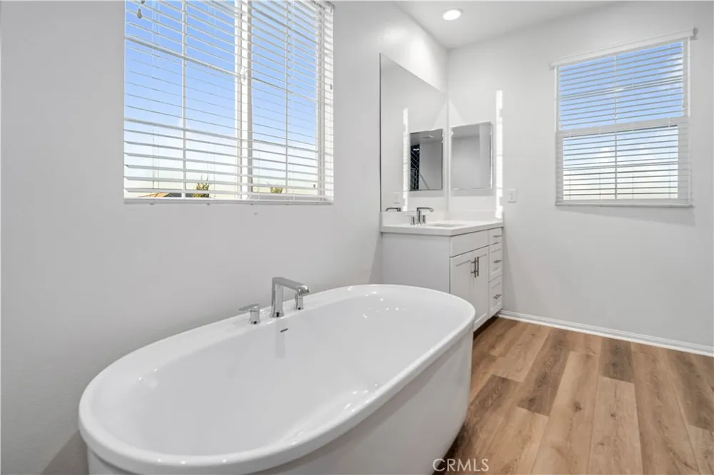 39028 Mondell Pine Palmdale, CA 93551