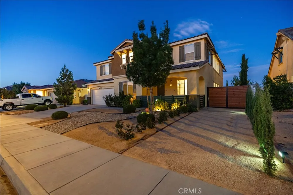 39028 Mondell Pine Palmdale, CA 93551