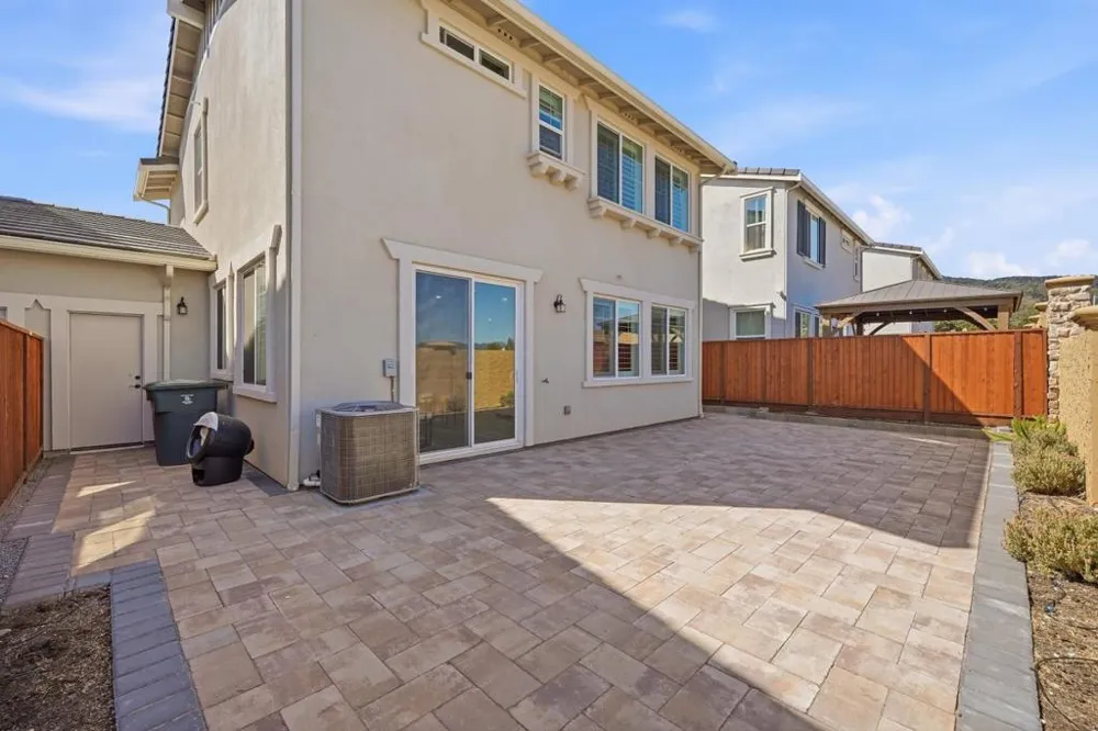 1649 Siderits Way Gilroy, CA 95020