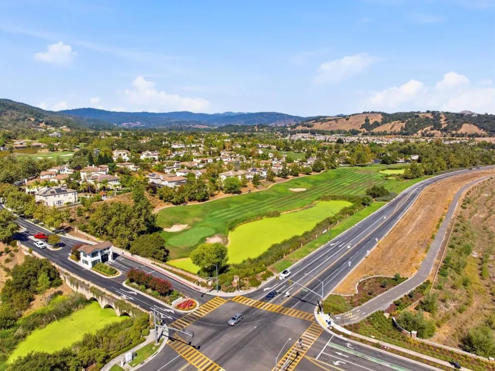 1649 Siderits Way Gilroy, CA 95020