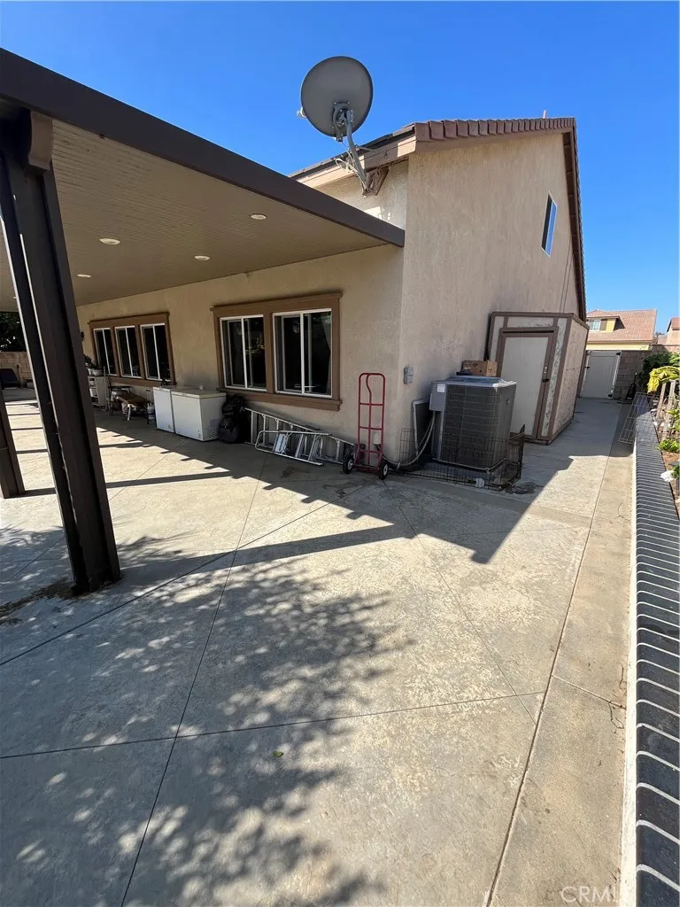 6853 Sunsight Jurupa Valley, CA 92509