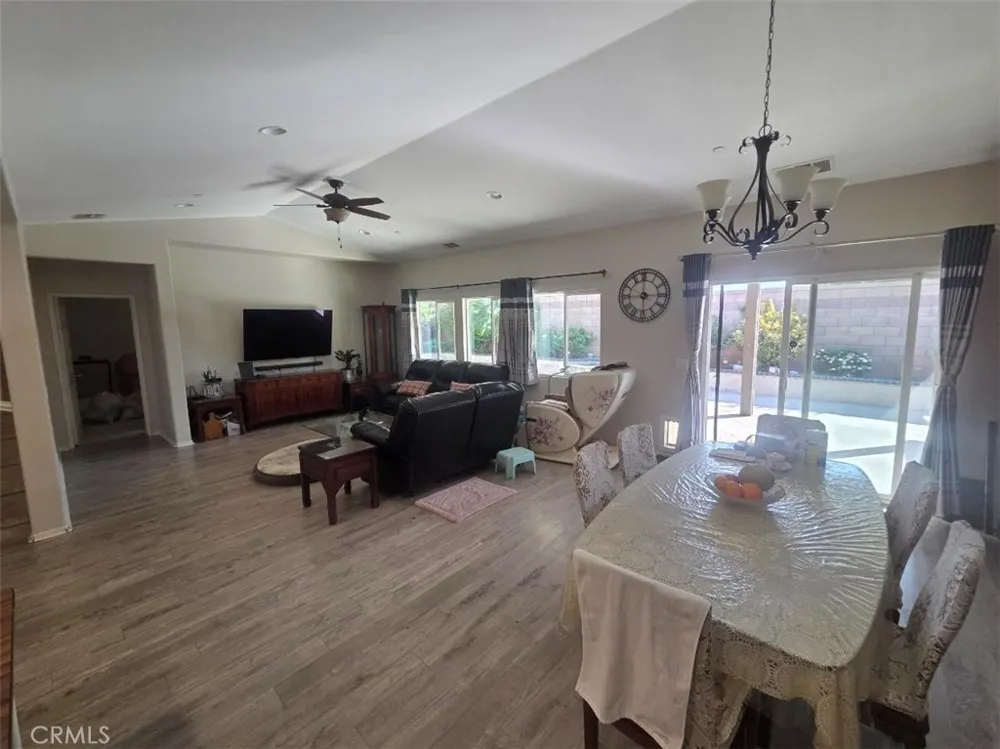 6853 Sunsight Jurupa Valley, CA 92509