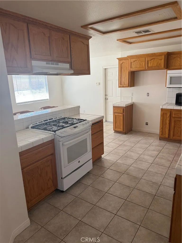 57106 Selecta Yucca Valley, CA 92284