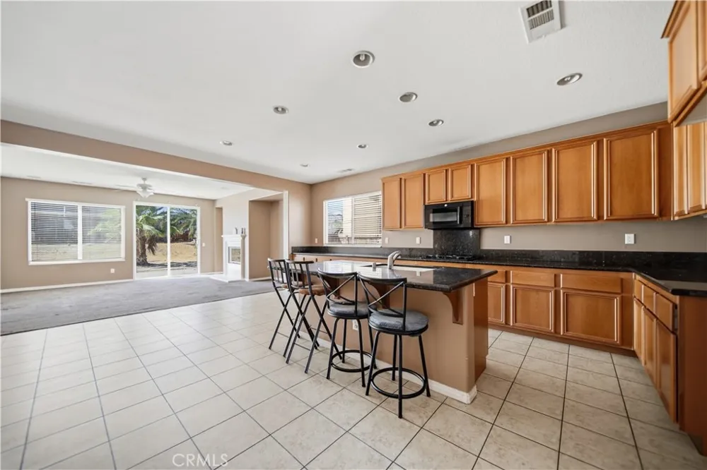 11943 Iverson Victorville, CA 92392