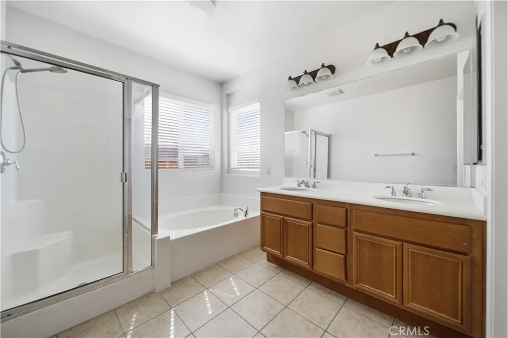 11943 Iverson Victorville, CA 92392