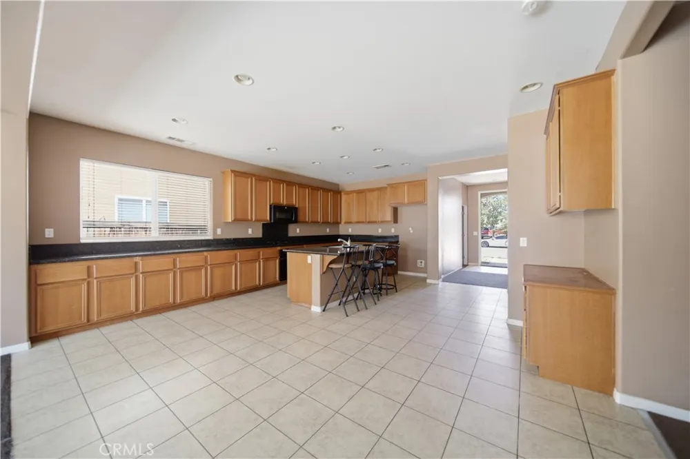 11943 Iverson Victorville, CA 92392