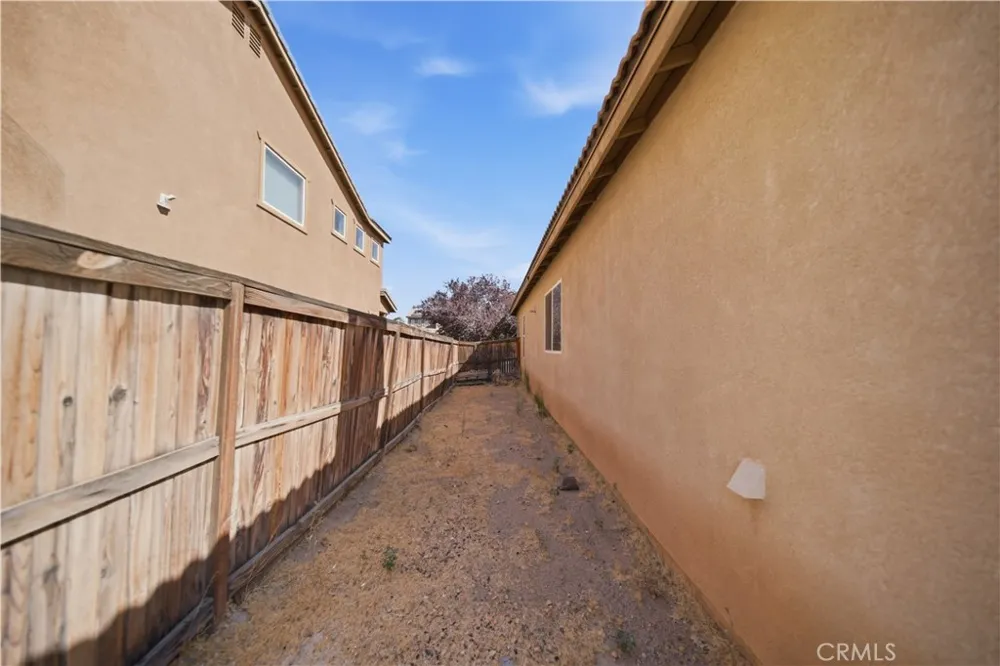 11943 Iverson Victorville, CA 92392