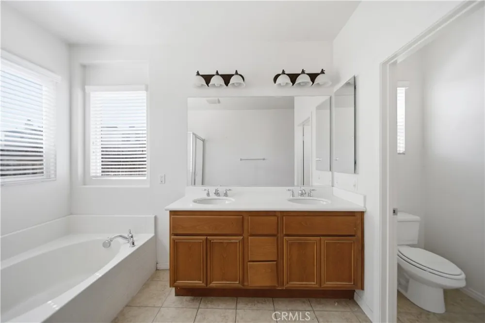 11943 Iverson Victorville, CA 92392