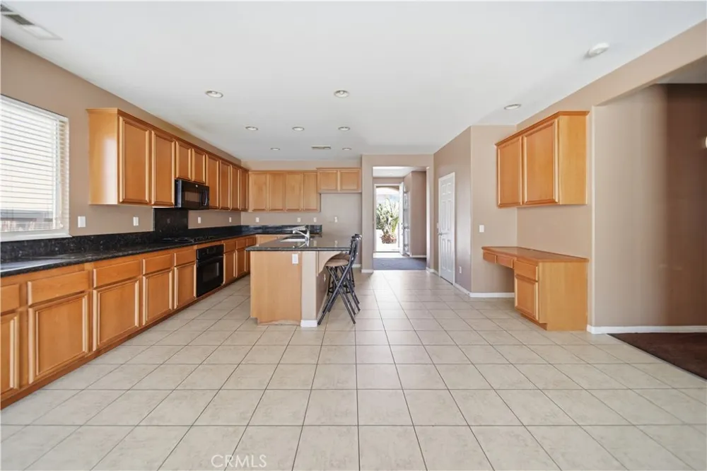 11943 Iverson Victorville, CA 92392